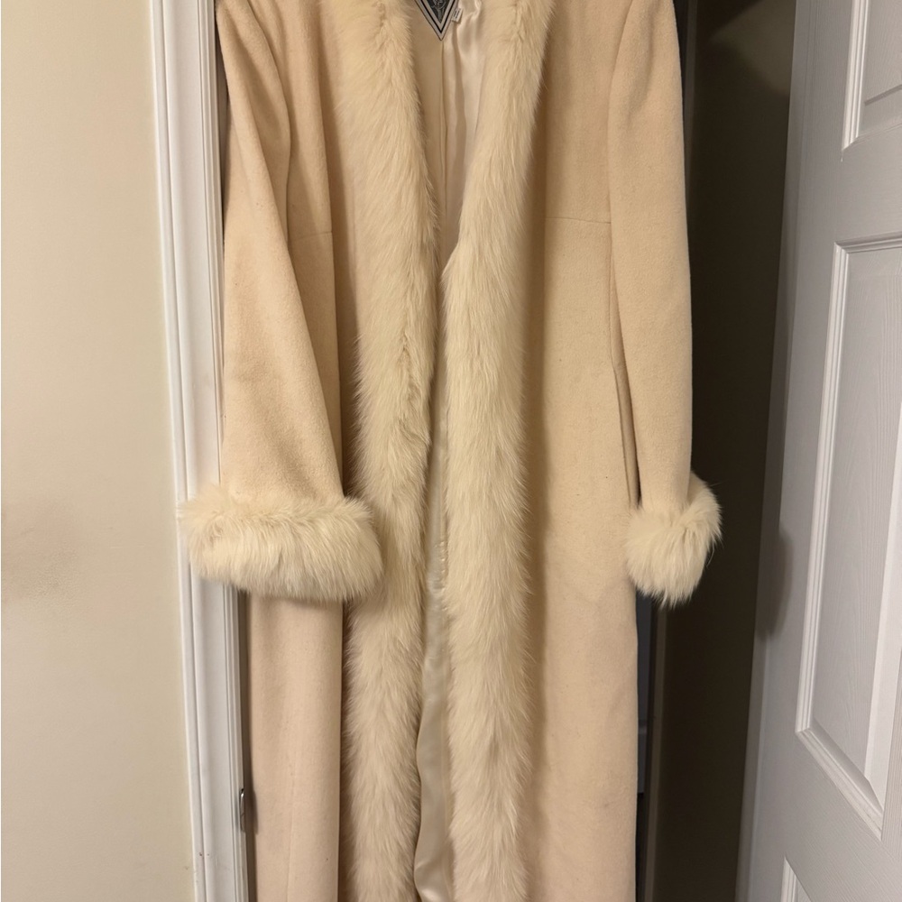Elegant Cream Coat with Faux Fur Trim